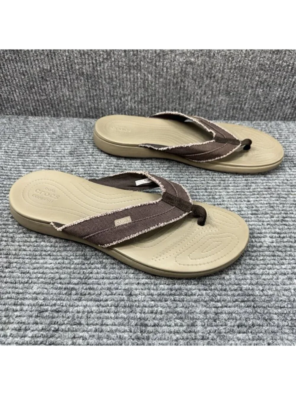 Crocs Sandals Men’s 15 Khaki Iconic Comfort Santa Cruz Thong Flip Flop 205612